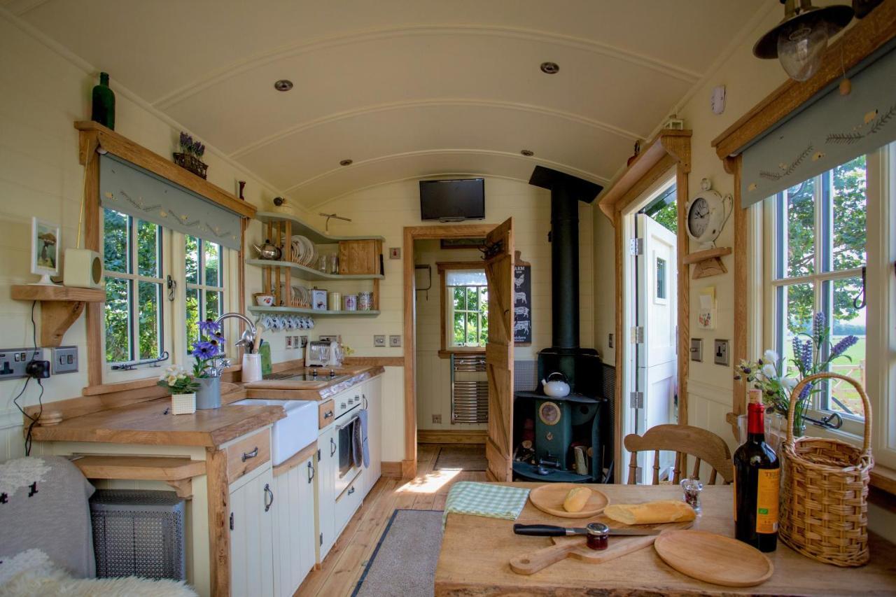 The Abberton Shepherds Hut Ившем Экстерьер фото