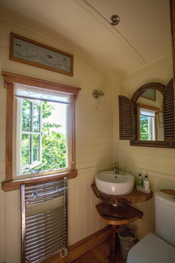 The Abberton Shepherds Hut Ившем Экстерьер фото
