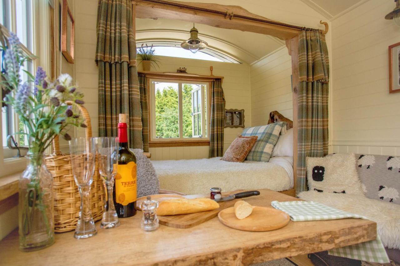 The Abberton Shepherds Hut Ившем Экстерьер фото